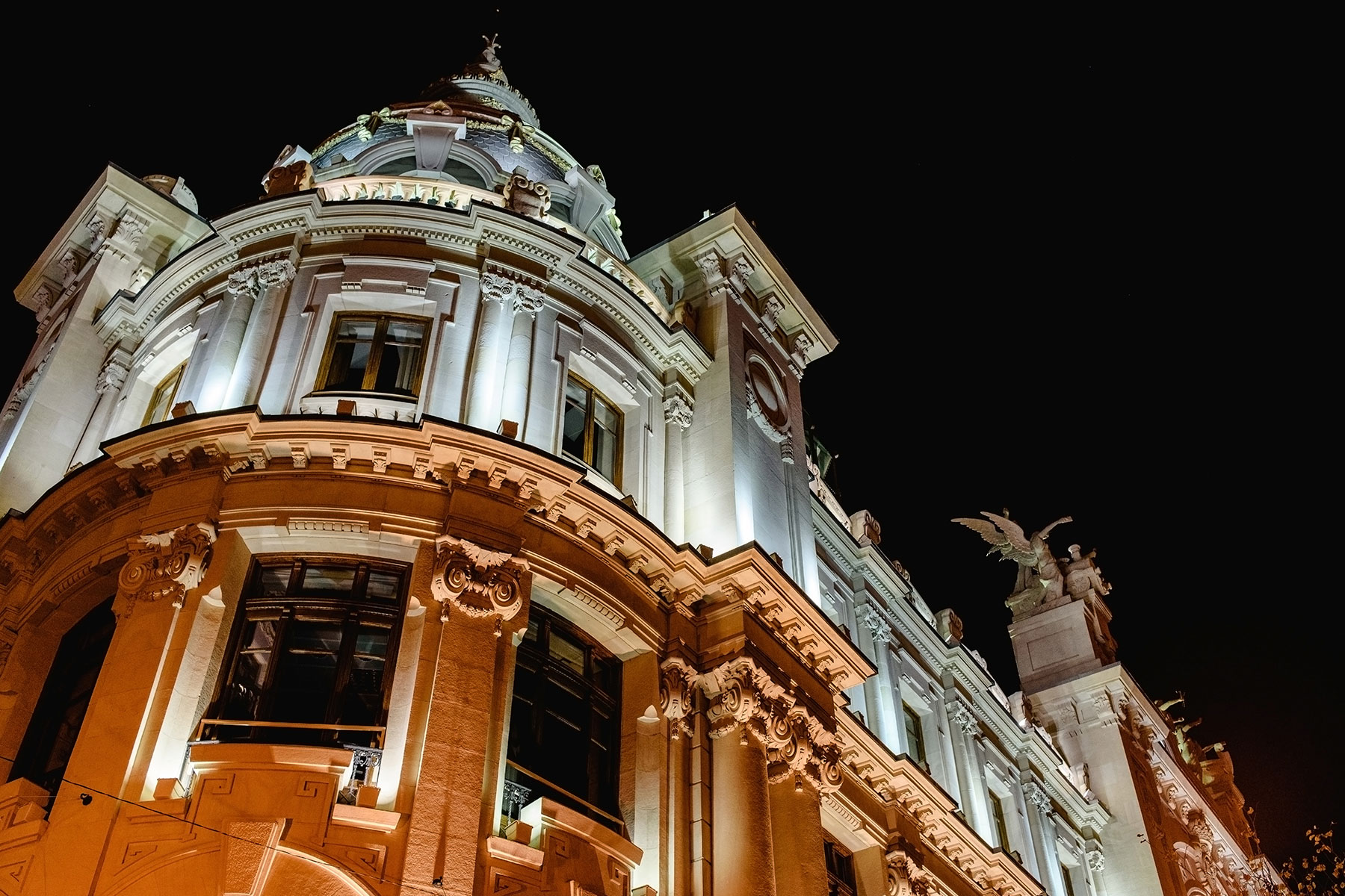 Edificio de arquitectura clásica en Madrid